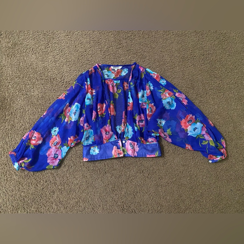 ☀️Tramp Blue floral lightweight crop top cardigan size Small - Picture 2 of 6